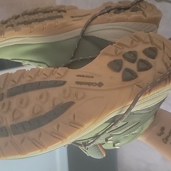 Columbia hiking boots - Picture 2 of 2